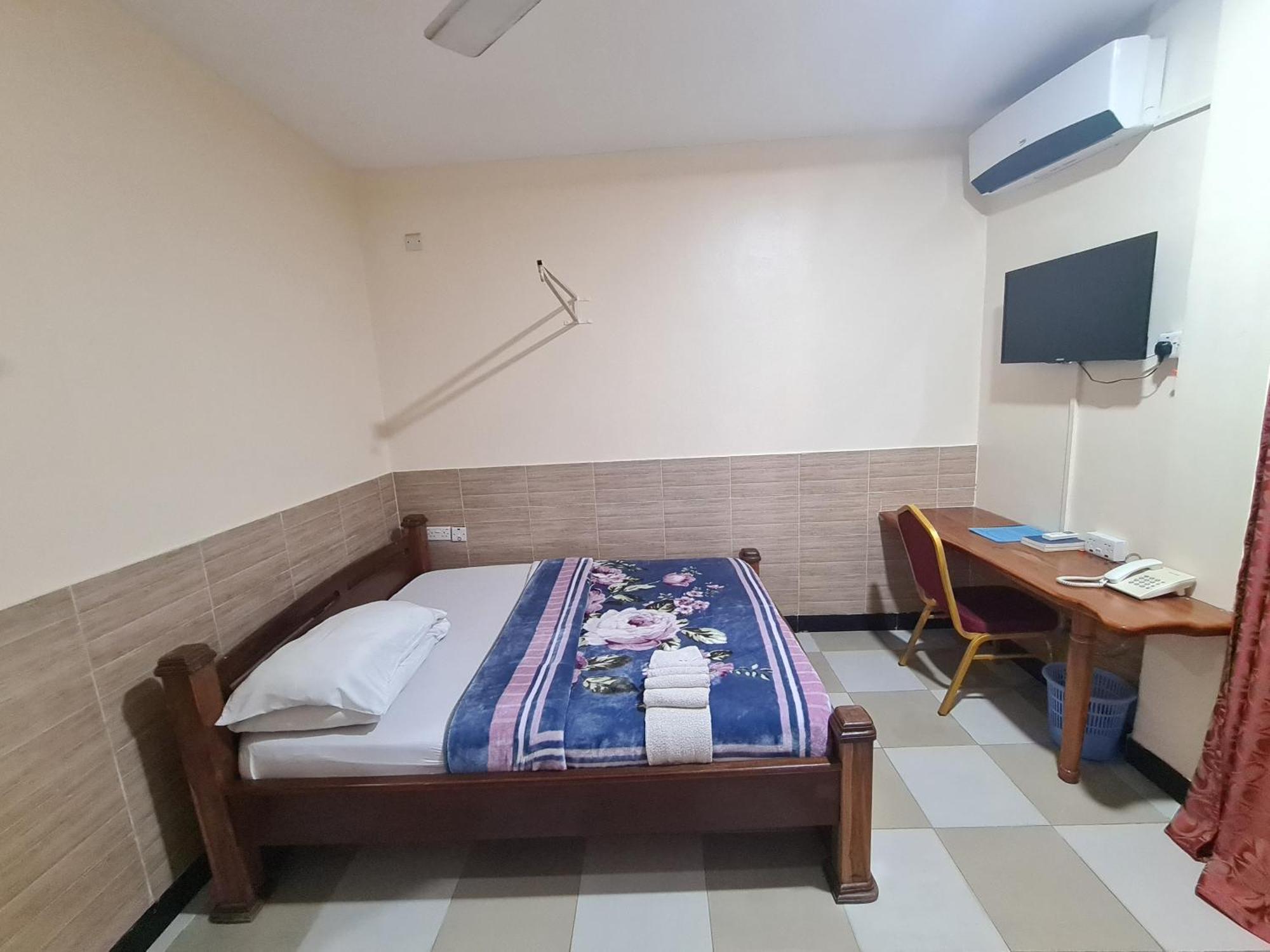 Dolphin Hotel 탕가 외부 사진