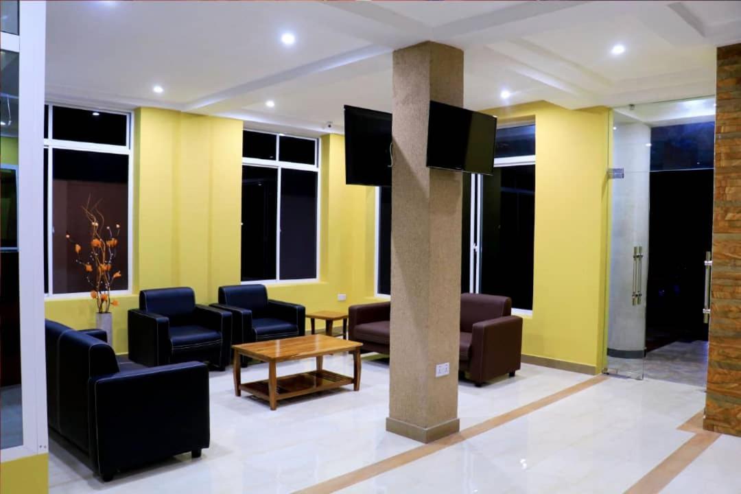 Dolphin Hotel 탕가 외부 사진